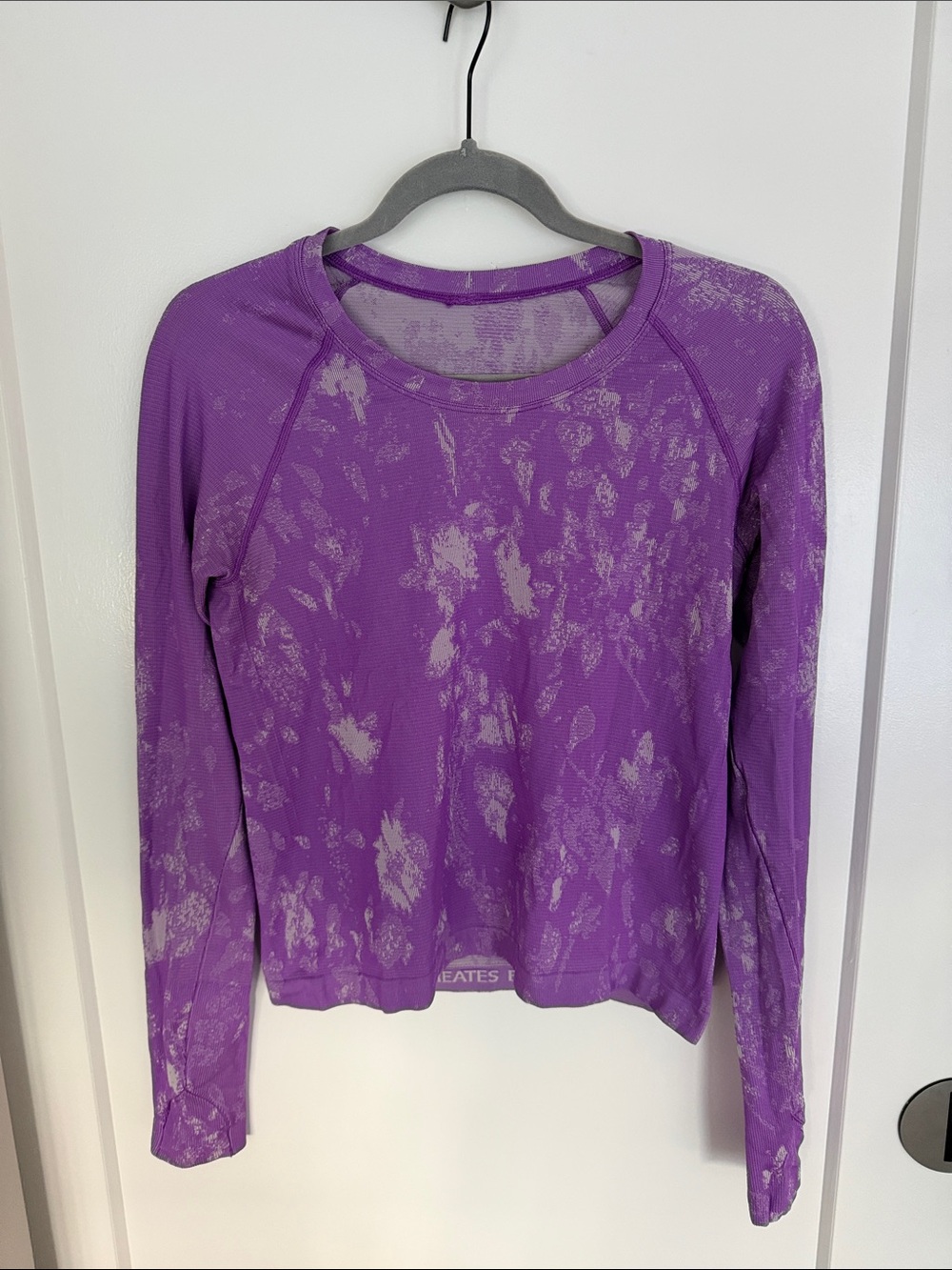 Lululemon Womens Purple Long-Sleeve Crewneck Top